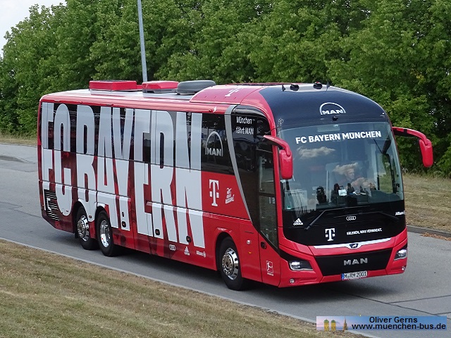 FCB Bayern München 1. Mannschaftsbus Wagen M-RM 2001